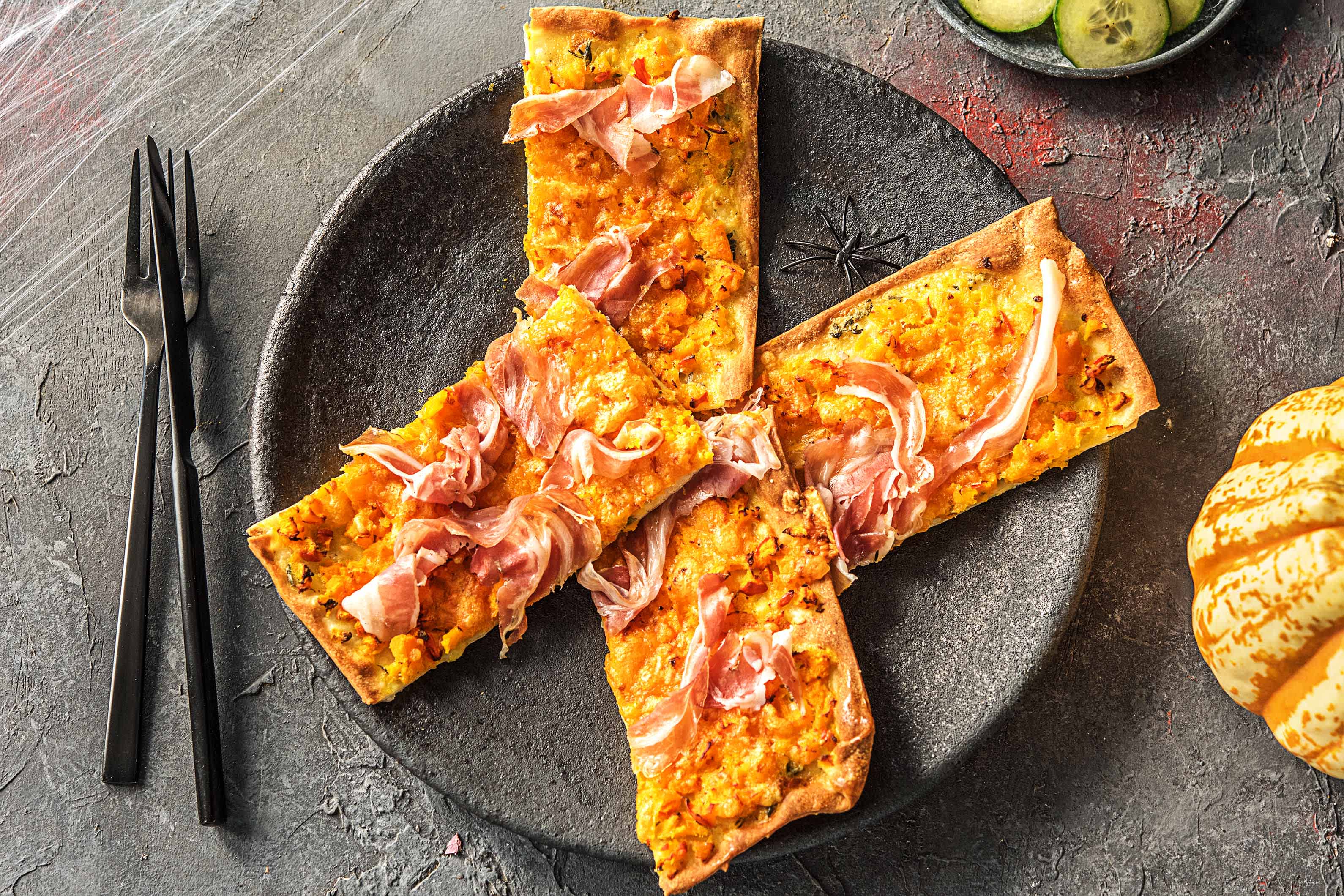 Flammkuchen mit Pancetta Rezept | HelloFresh