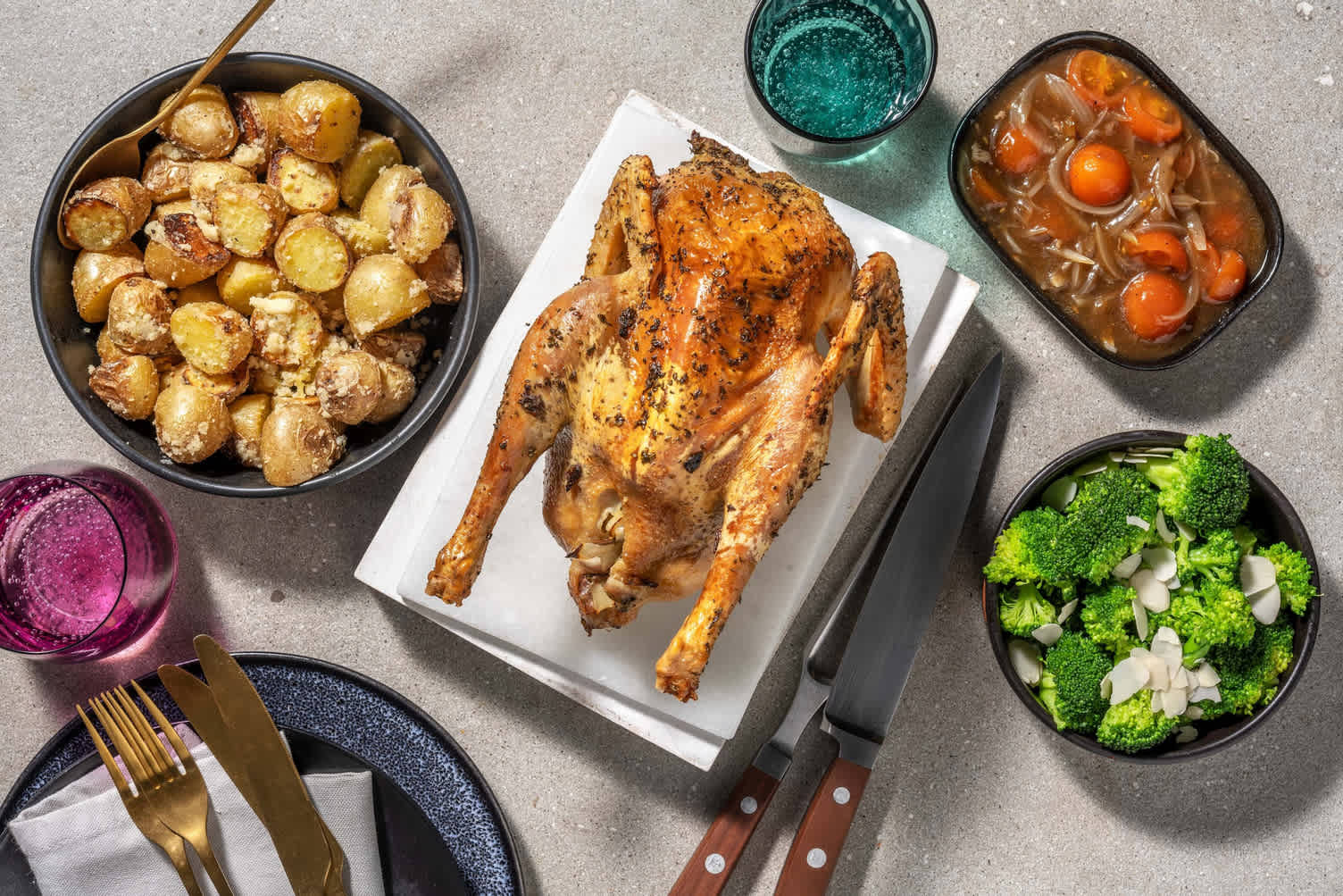 Kräuter-Maispoularde mit Zwiebel-Füllung Rezept | HelloFresh