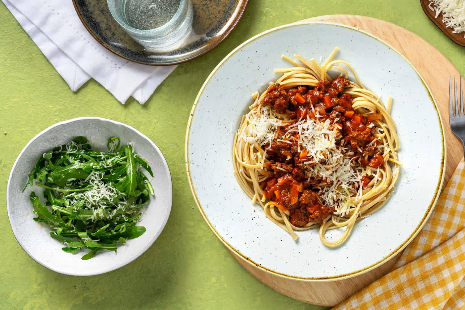 Snelle spaghetti bolognese met ontbijtspek