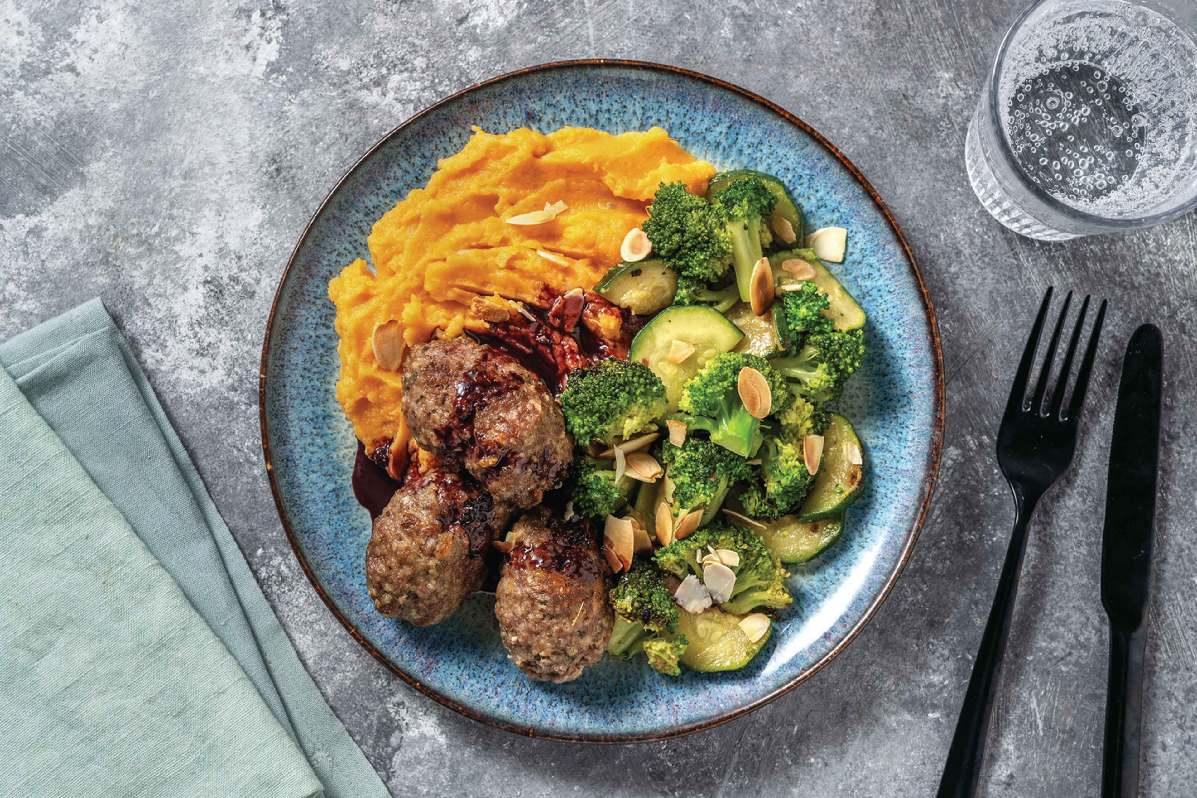 Beef Rissoles & Garlicky Gravy Recipe HelloFresh