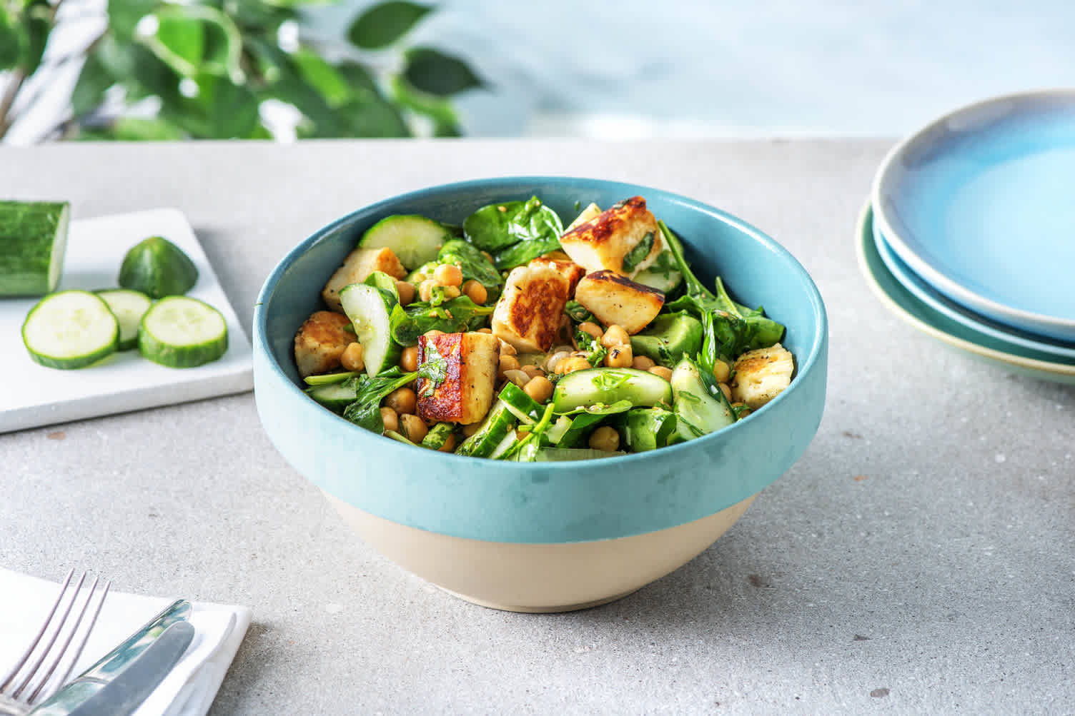 Dukkah-Kichererbsen-Salat mit Halloumi