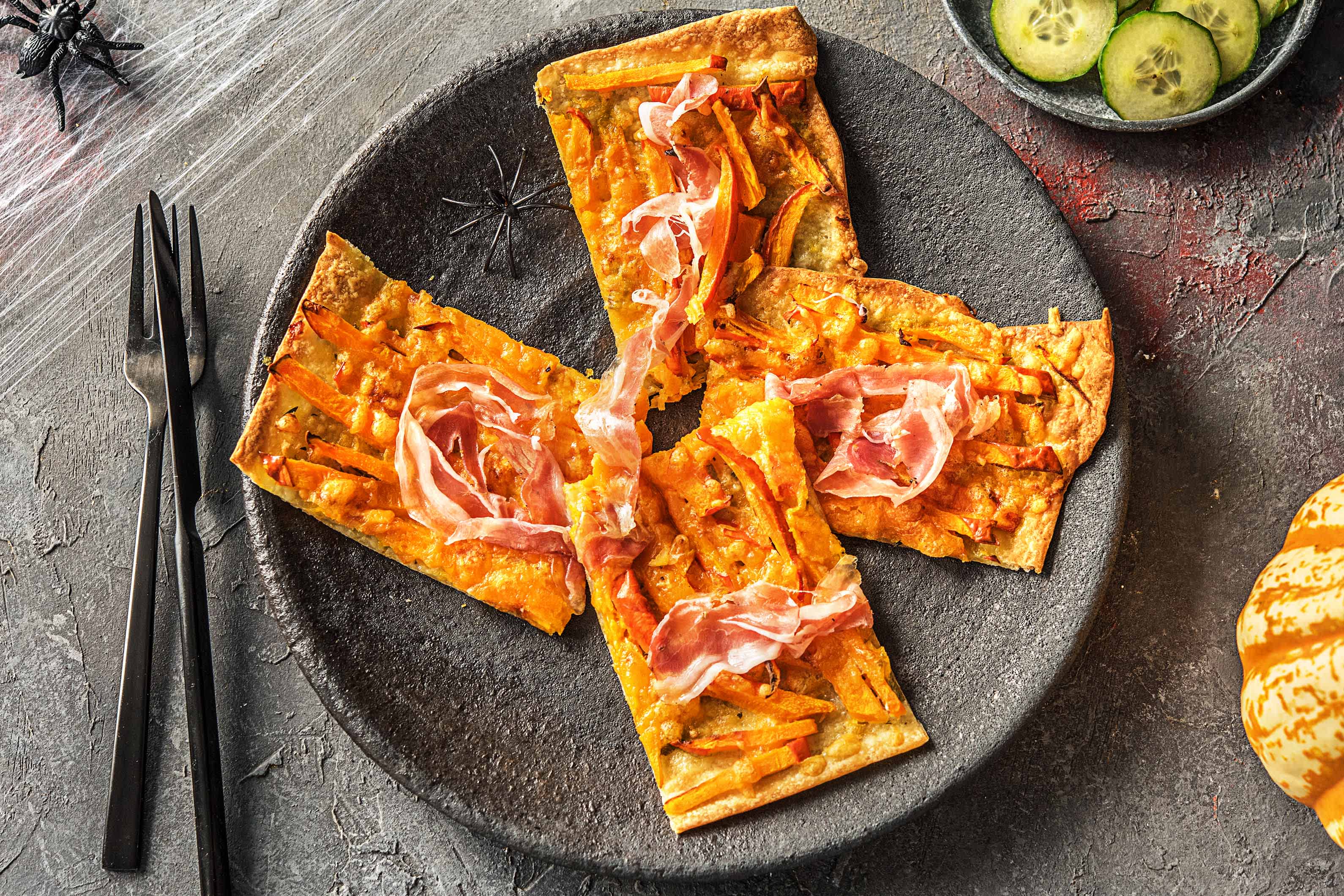 Flammkuchen mit Pancetta Rezept | HelloFresh