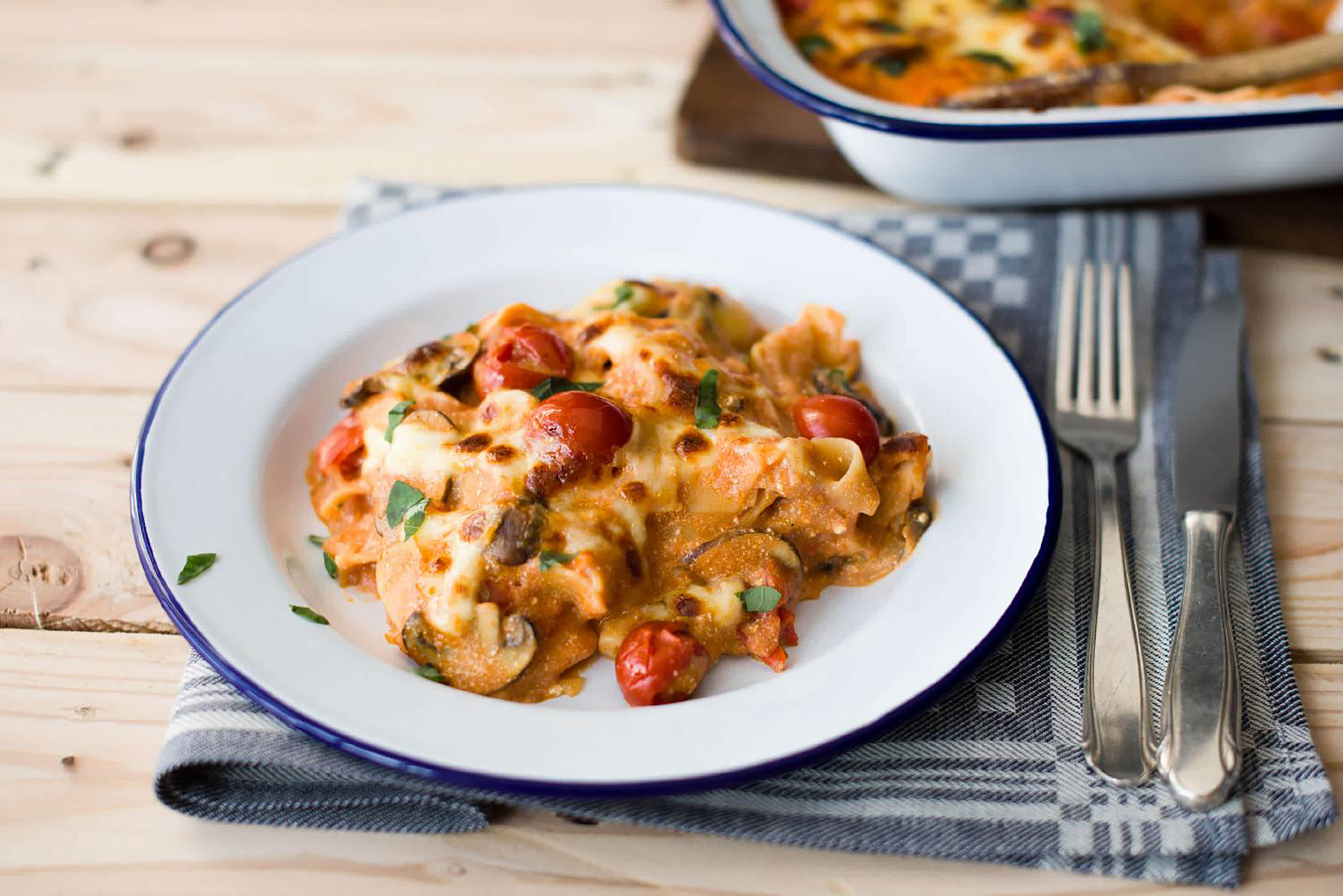 Italienischer Nudelauflauf mit Champignons Rezept | HelloFresh