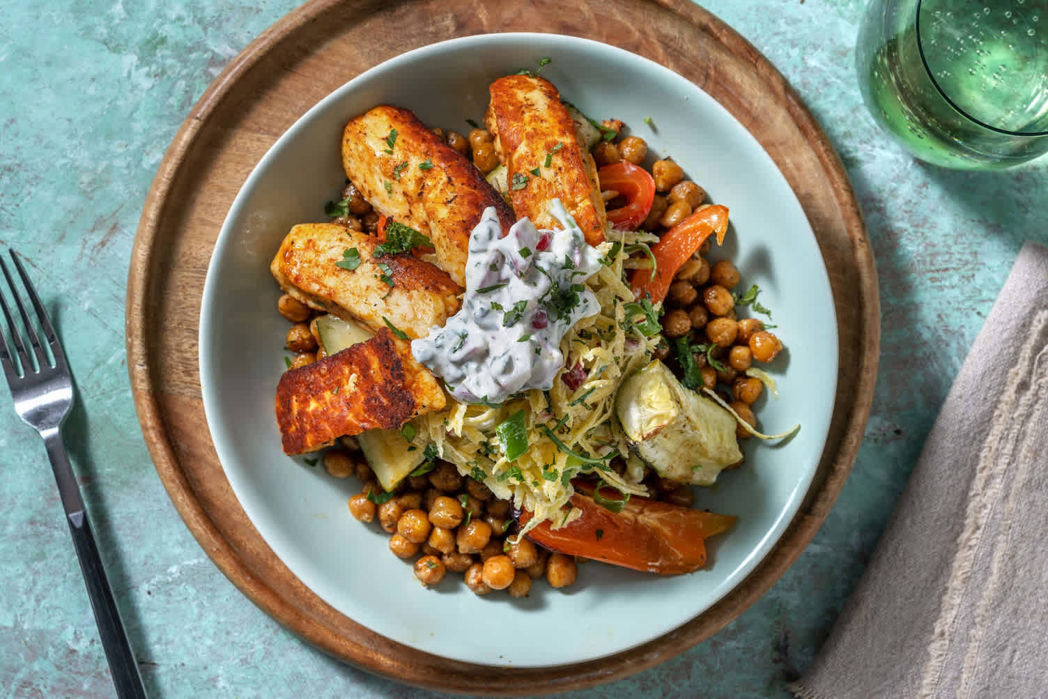Mediterrane Bowl mit Halloumisticks Rezept | HelloFresh