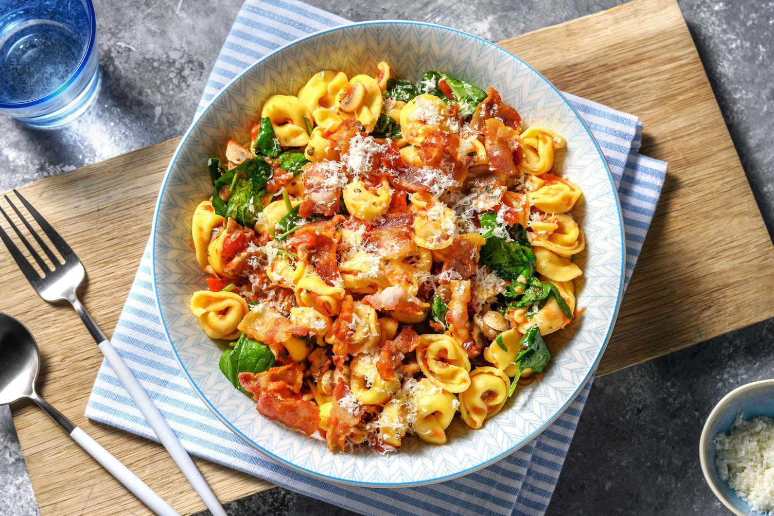 Cheese Tortellini in Tomato Sauce Recipe HelloFresh