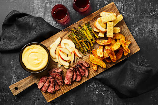 Beef Tenderloin & Cheddar-Gouda Fondue