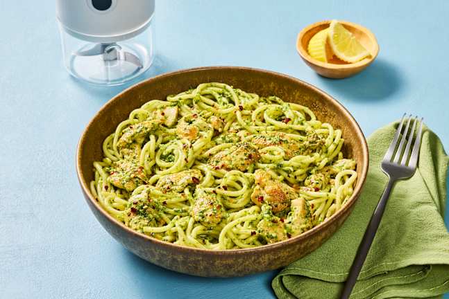 Spinach Pesto Spaghetti with Chicken
