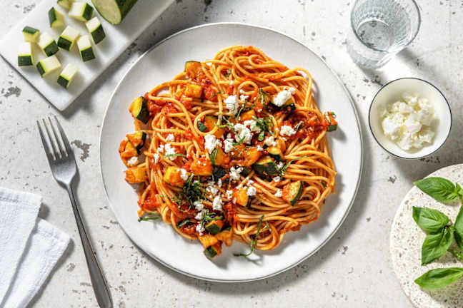 Volkoren spaghetti met geroosterde-paprikasaus