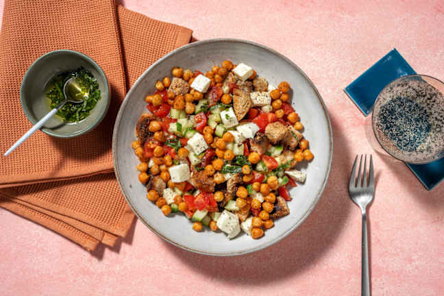 Panzanella di ceci, paprika e mozzarella