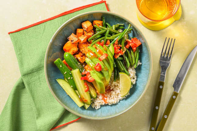 Vegane Bowl mit Sesam-Süßkartoffeln