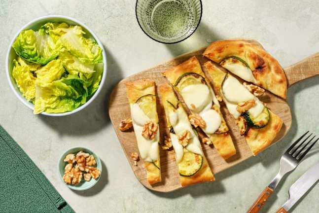 Pane naan fragrante alle zucchine e mozzarella