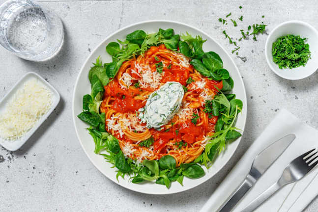 Eenpansspaghetti met tomatensaus