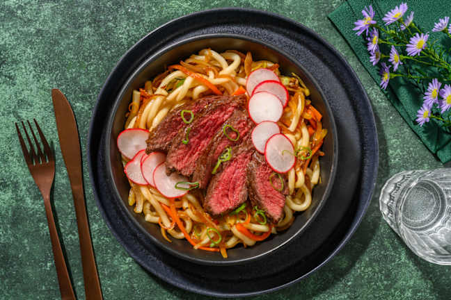 Tagliata di roastbeef su noodles yakisoba