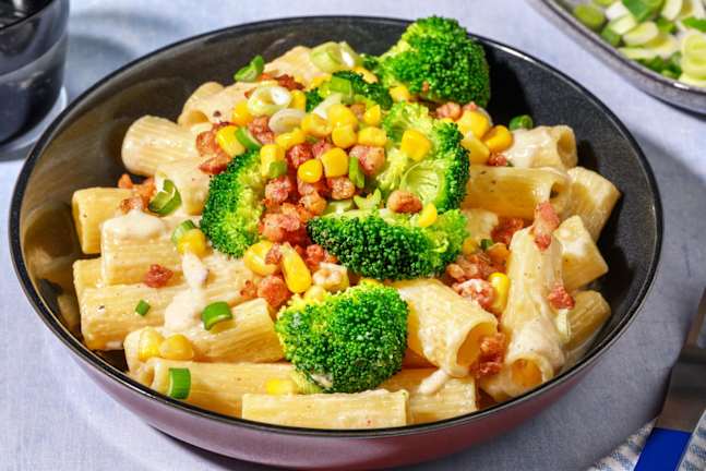Rigatoni i cremet ostesauce  | Byg selv