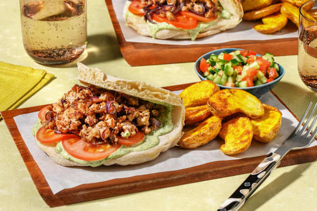 Naanwich met kipgehakt en pittige groene saus