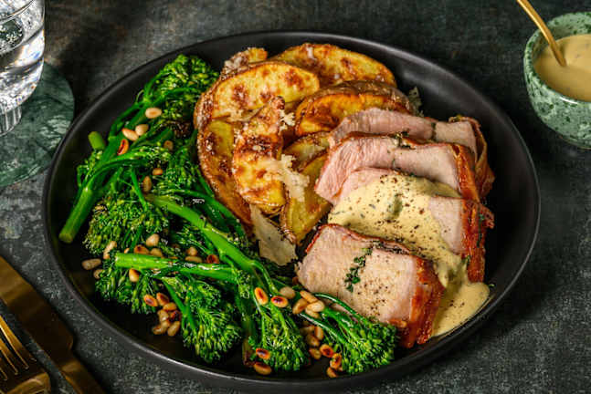 Baconsvøpt svinefilet og bearnaisesaus