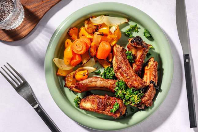 Costine di maiale e peperonata arrosto