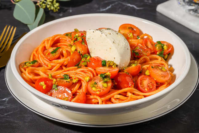 Pasta Bufala mit Pistazien und Kirschtomaten