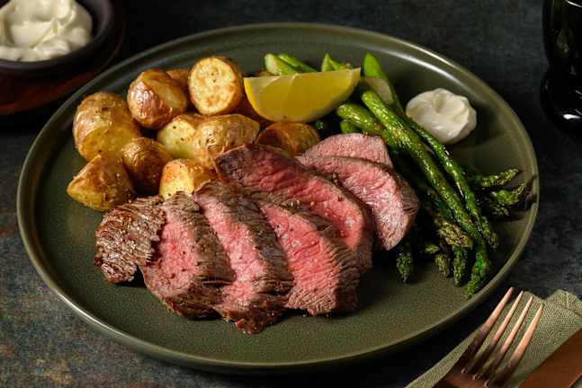 Tagliata di manzo e asparagi al limone