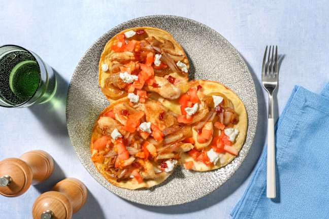 Tostadas crujientes de pollo y queso de cabra