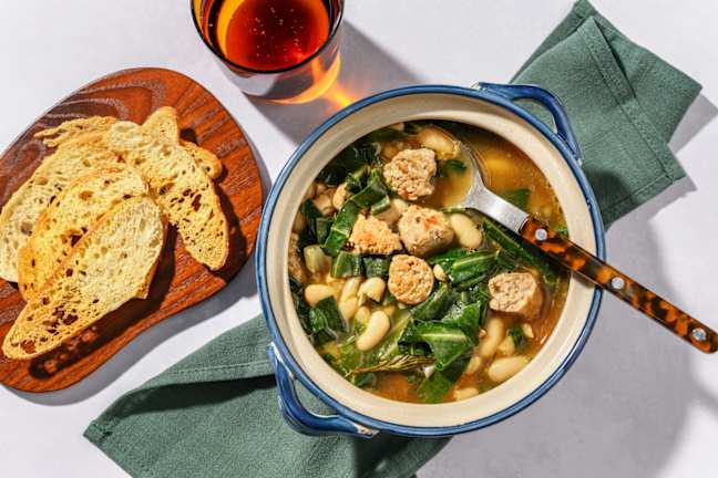 Zuppa contadina di salsiccia e cannellini