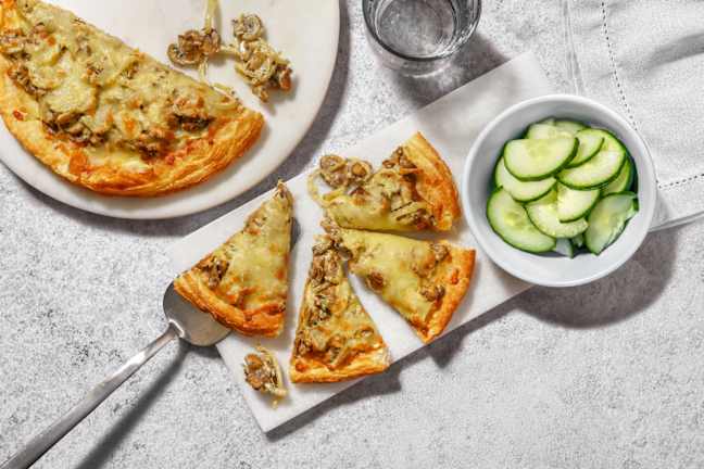 Tarte fine forestière & duo de fromages
