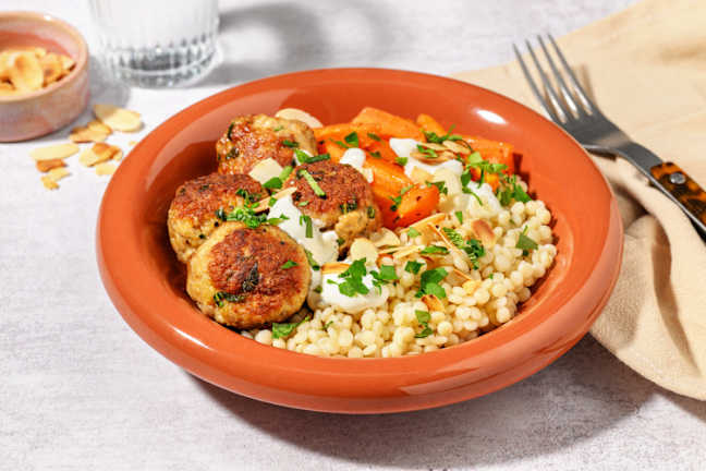 Boulettes de porc, couscous perlé & harissa
