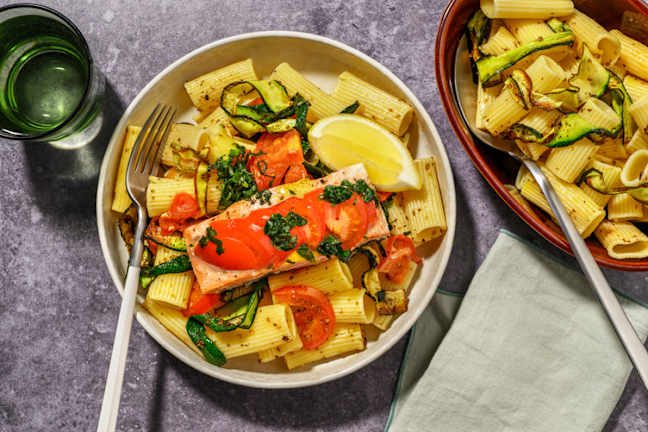 Saumon en papillote, tomate & sauce pistou