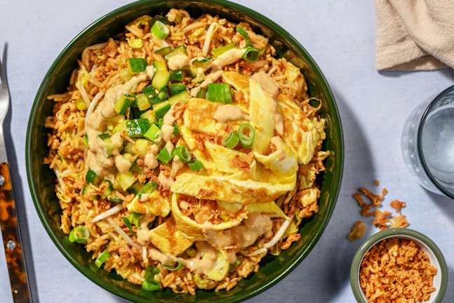 Riz sauté avec omelette et mayonnaise au chili & sésame