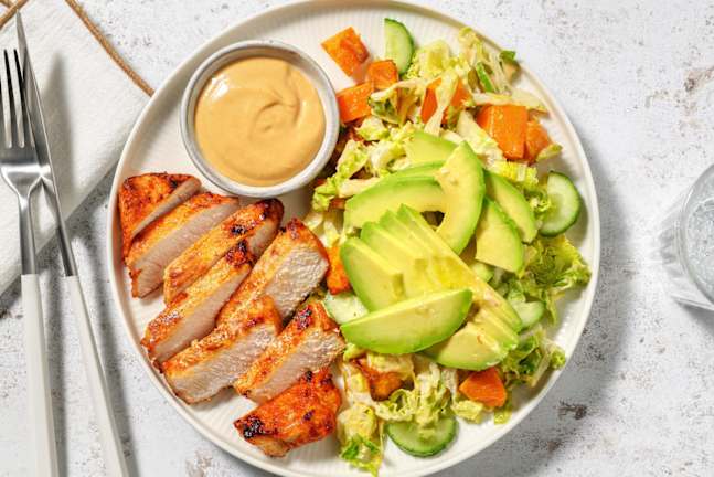 Gochujang Schweinefiletstücke mit asiatischem Süsskartoffelsalat