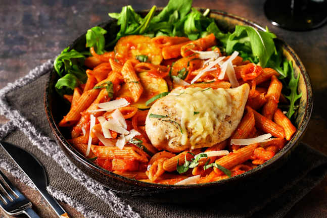 Pâtes parmigiana au poulet et fromage