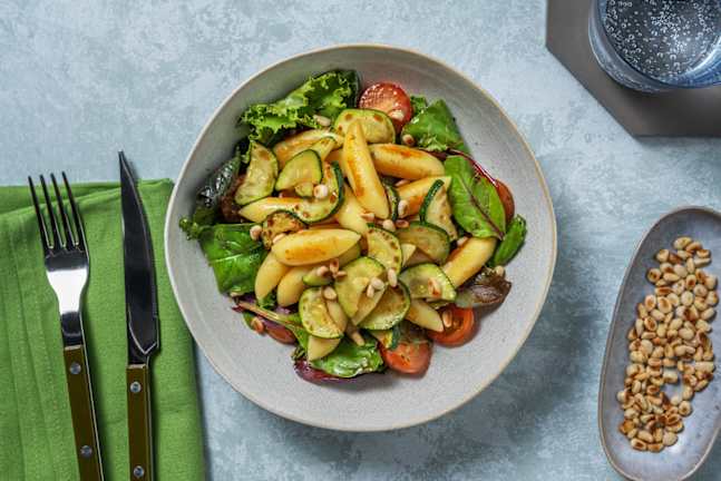 Schupfnudel-Salat mit Knoblauch-Zucchetti