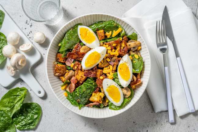 Repas futé : Salade de bacon, d’œufs et d’épinards