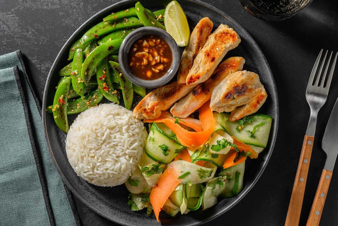 Indonesisk bowl med sataykylling