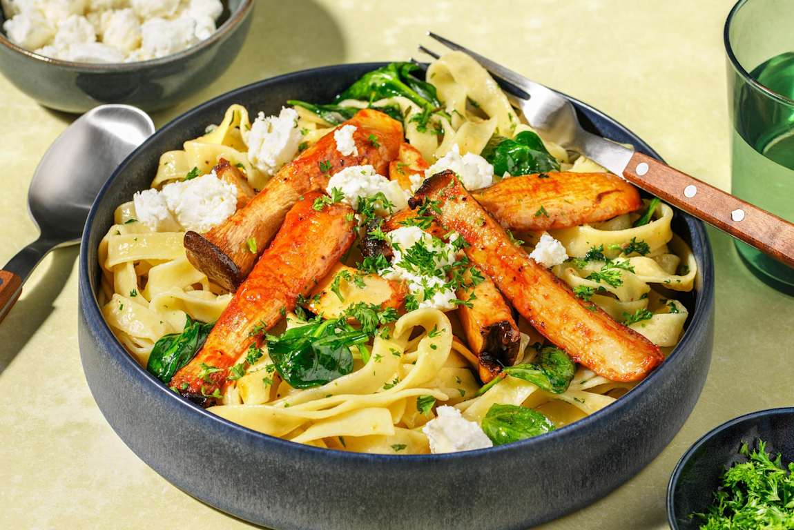 Fettuccine mit Honig-Ziegenkäse-Crumble