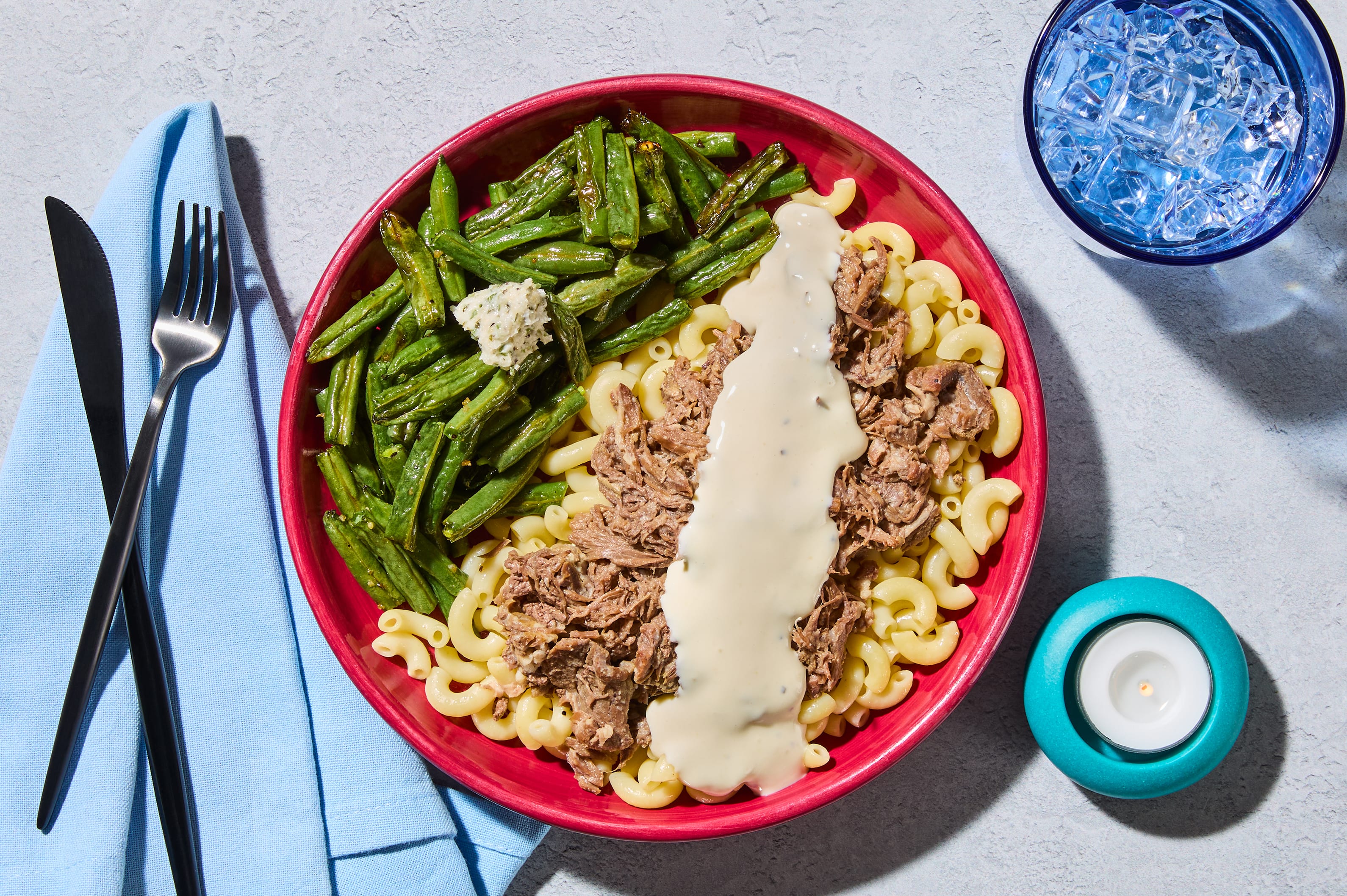 Smoky Gouda Mac & Shredded Beef