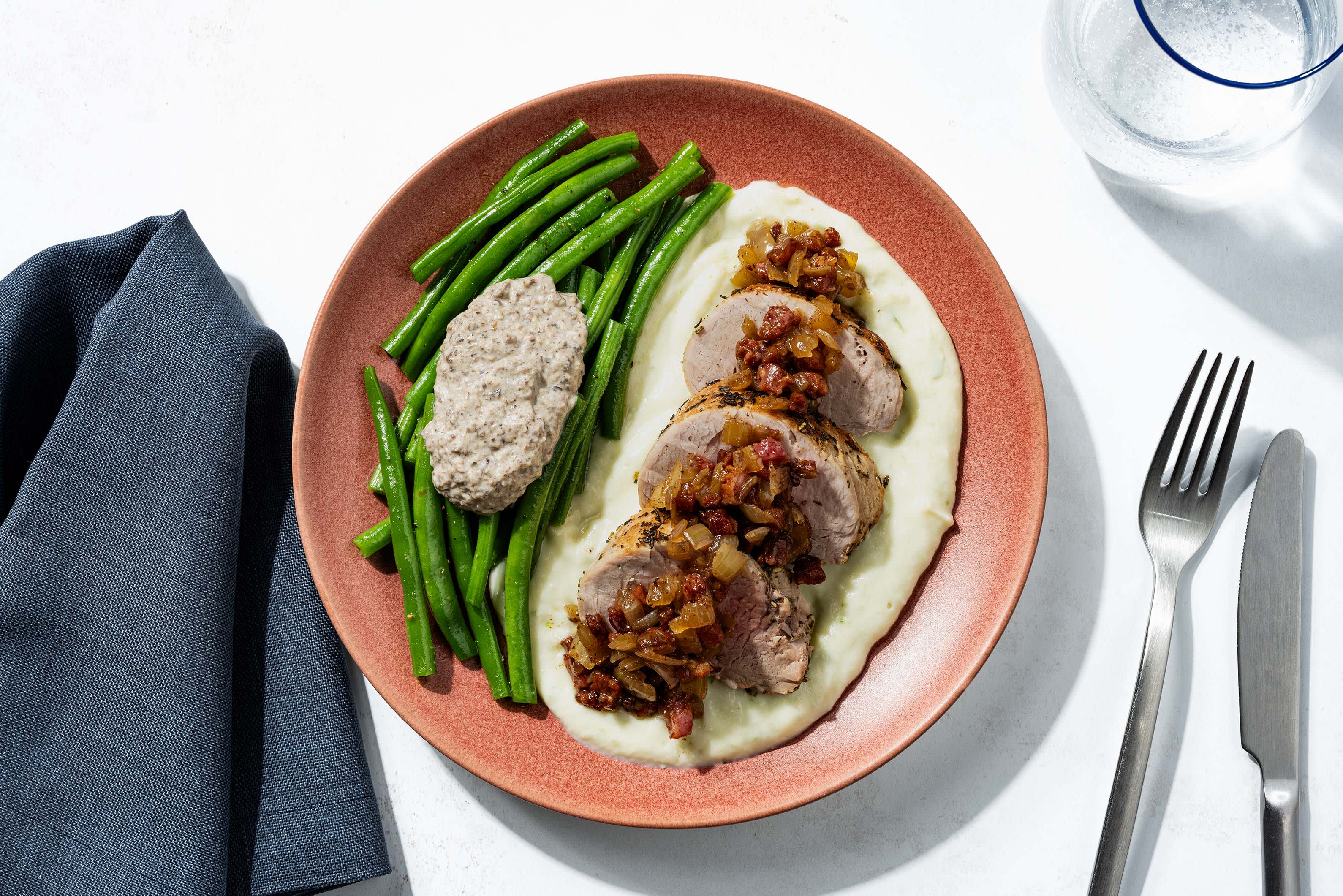 Schweinefilet mit karamellisierten Zwiebeln