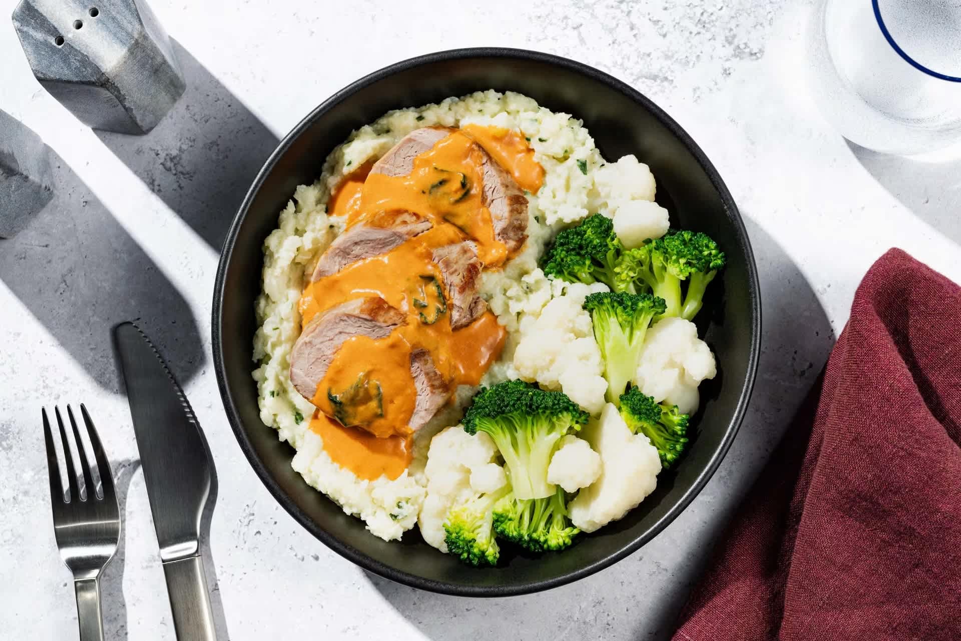 Varkenshaas in zongedroogde tomatensaus menu preference image