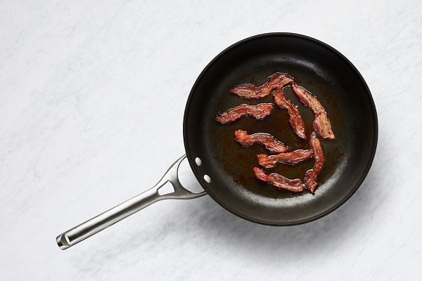 How to Cook Bacon on the Stove