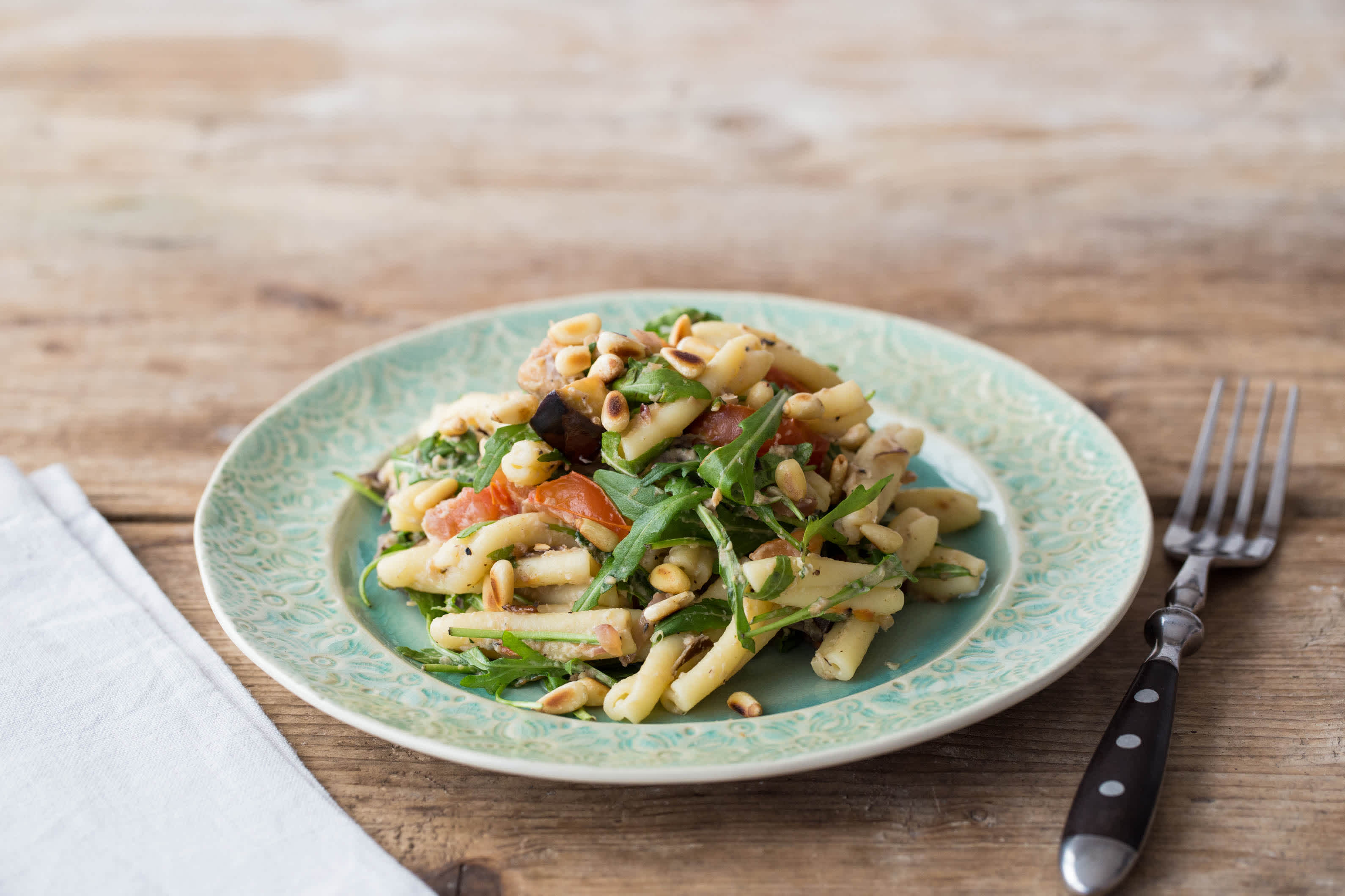 Lauwwarme pasta-auberginesalade