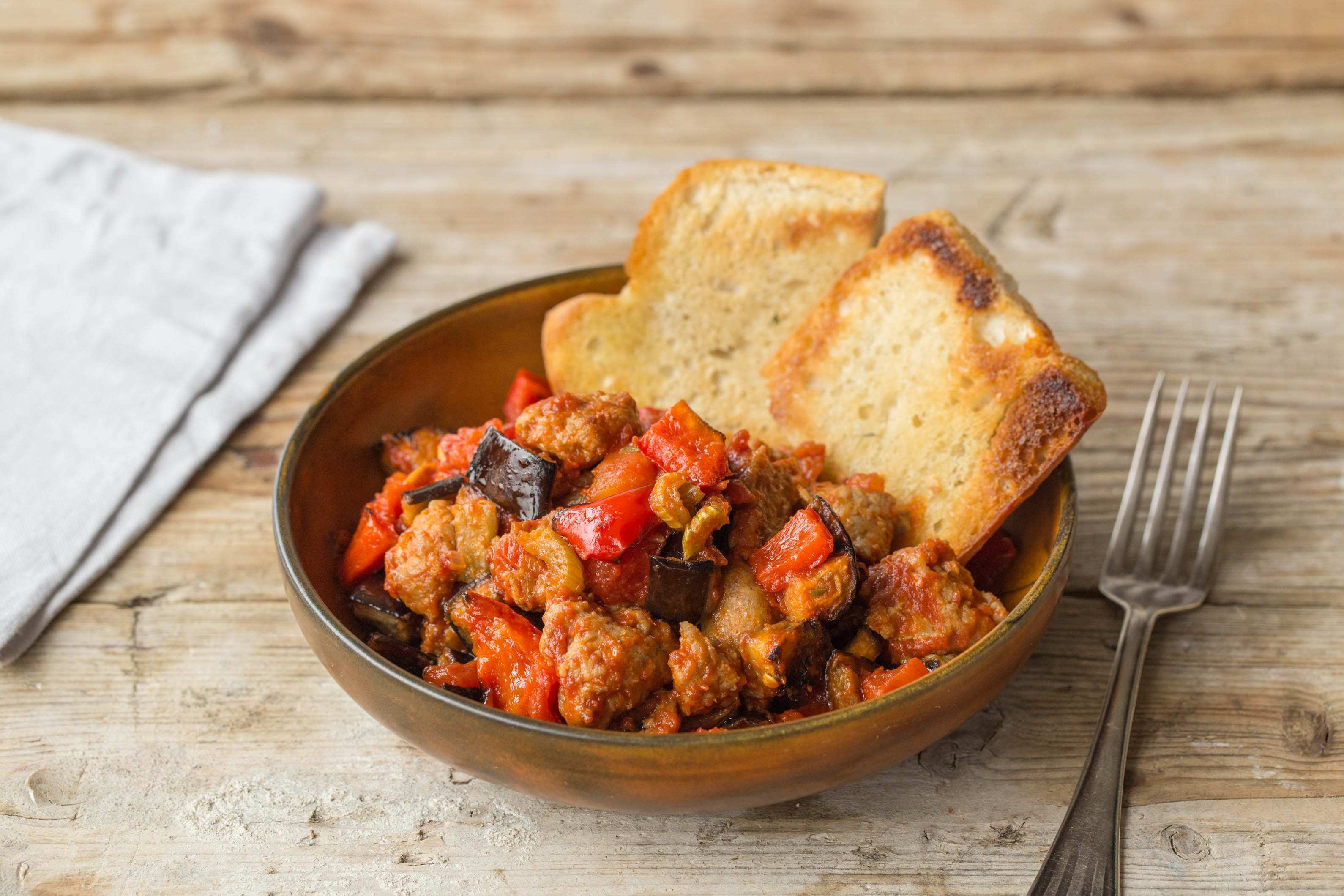 „Caponata Siciliana“ mit Schweinefleisch