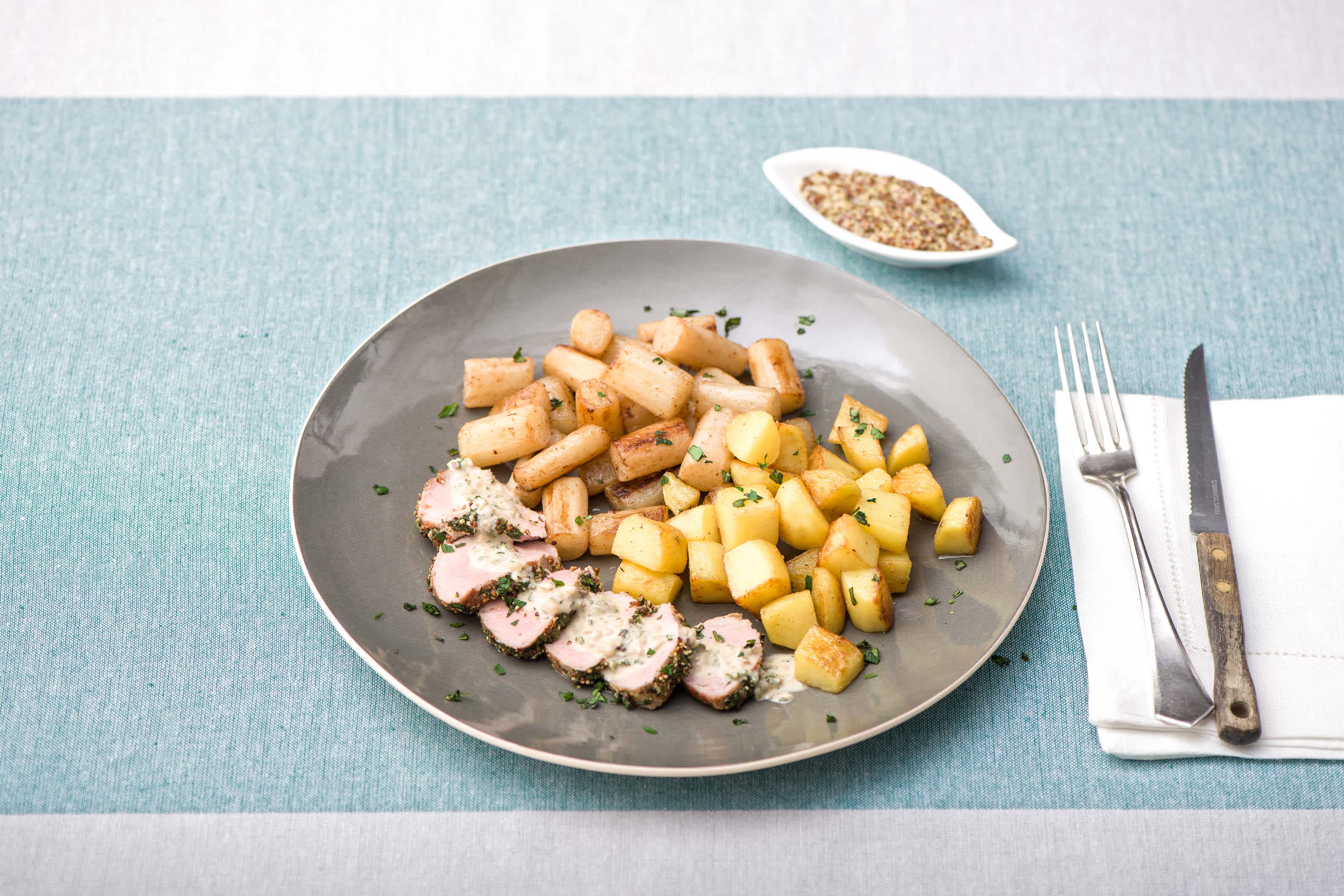 Schweinefilet mit Kräuterkruste, Ofenkartoffeln