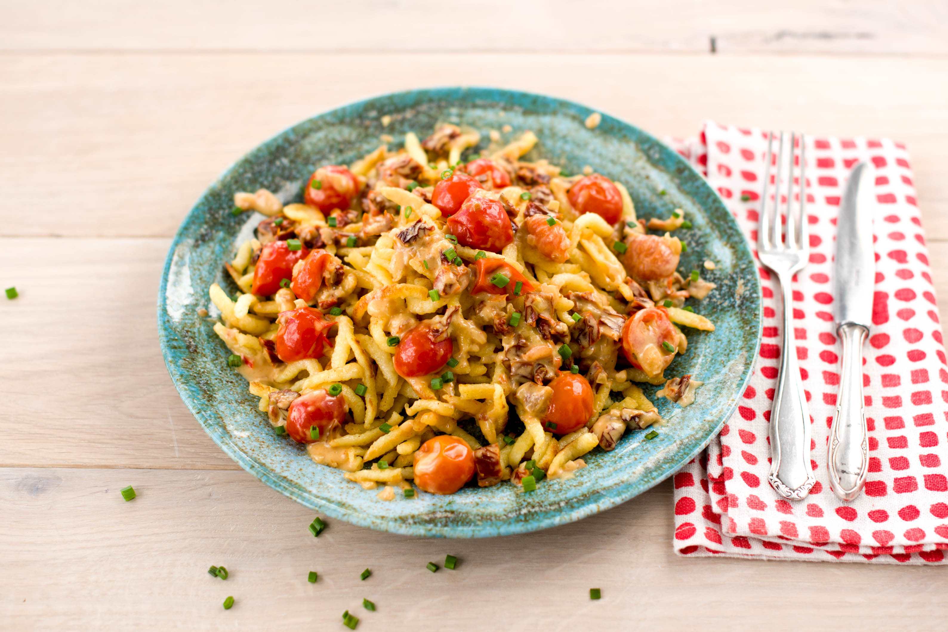 Gebratene Spätzle mit Tomaten-Sahne-Soße