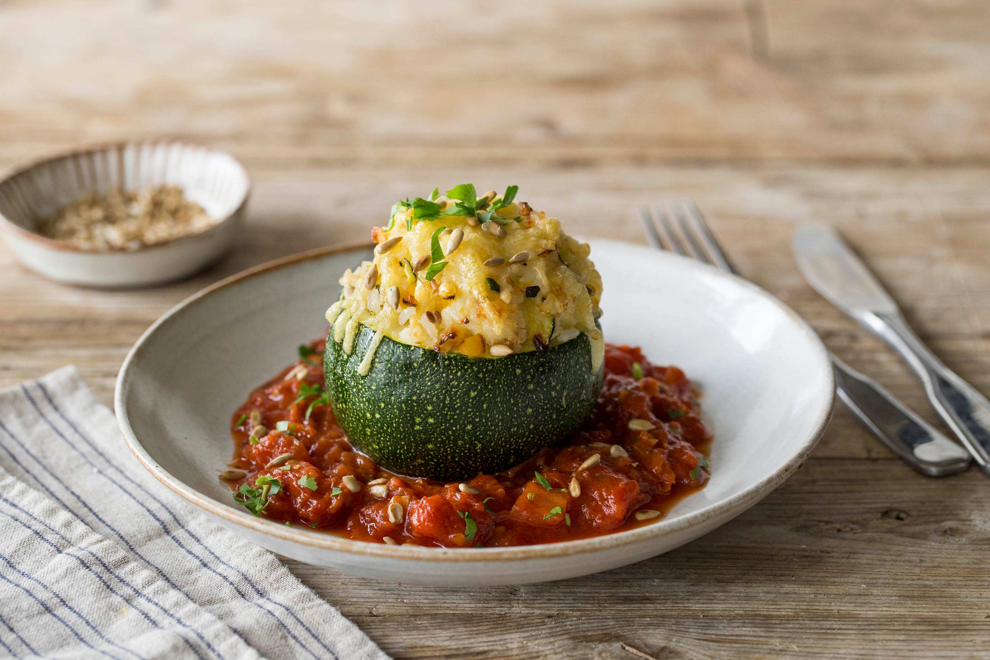 Gefüllte, runde “Rondini” Zucchini