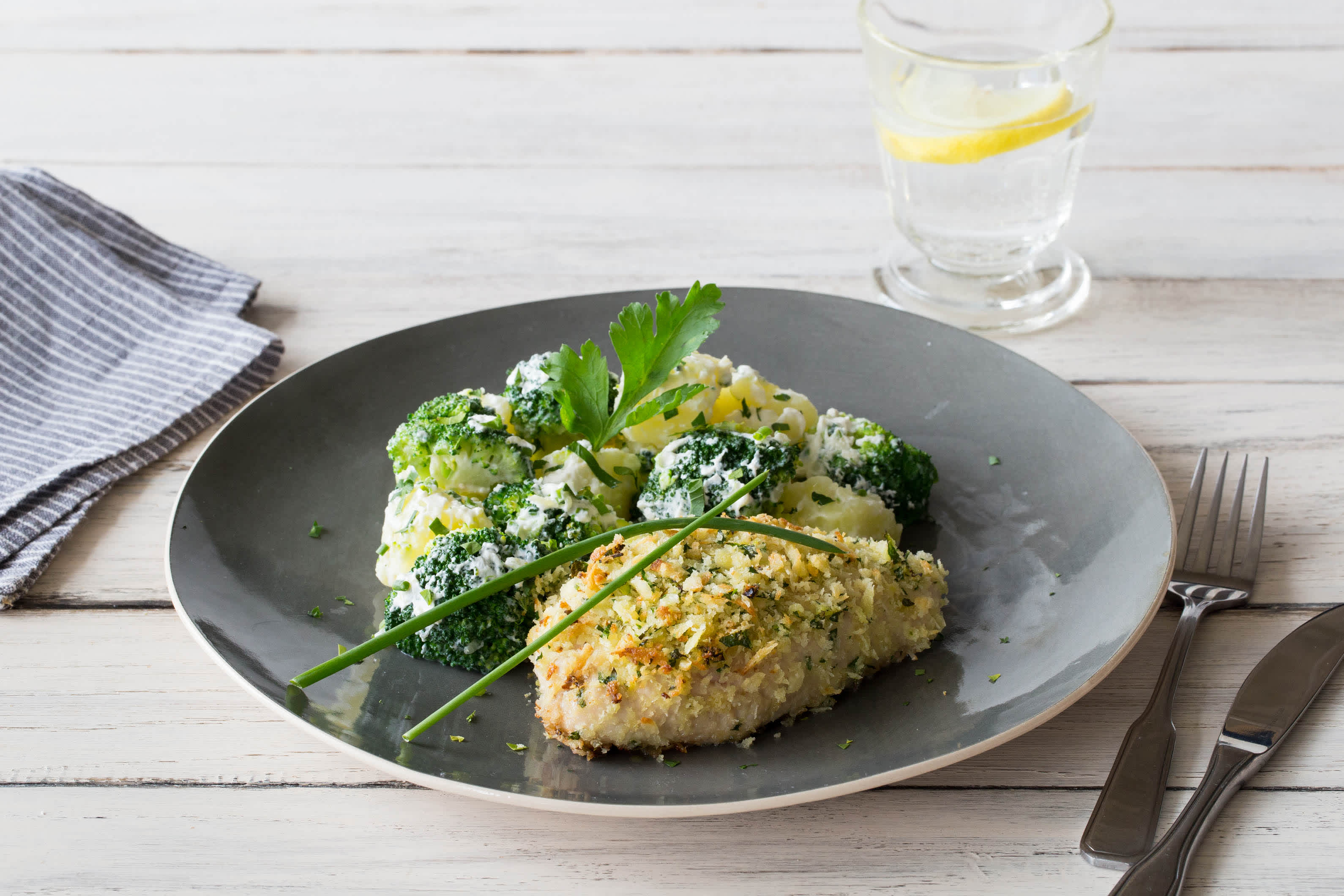 Cremig gefülltes Panko-Pouletschnitzel