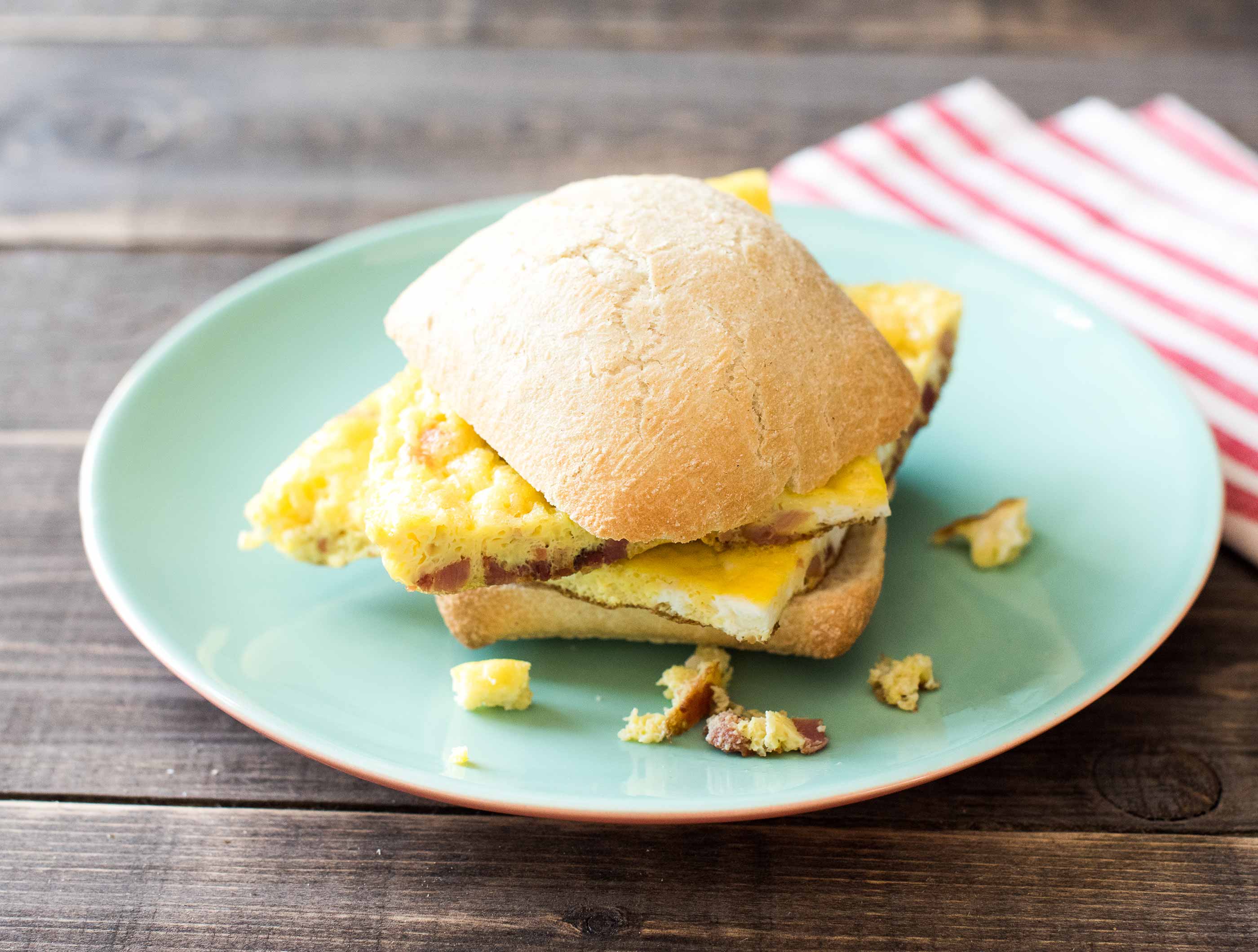 Ciabatta met spekomelet en bieslook