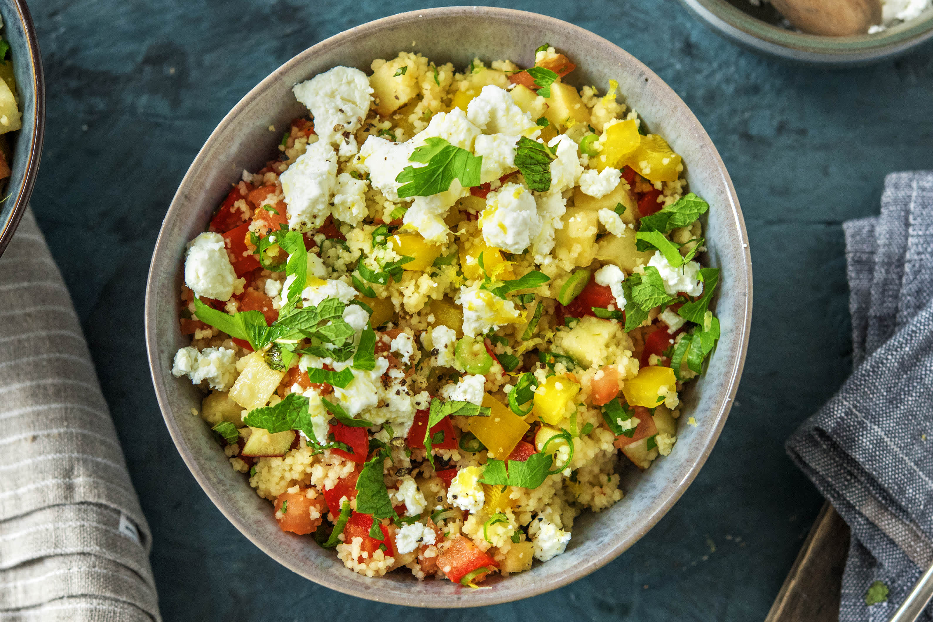 Salade de couscous au chèvre et aux herbes