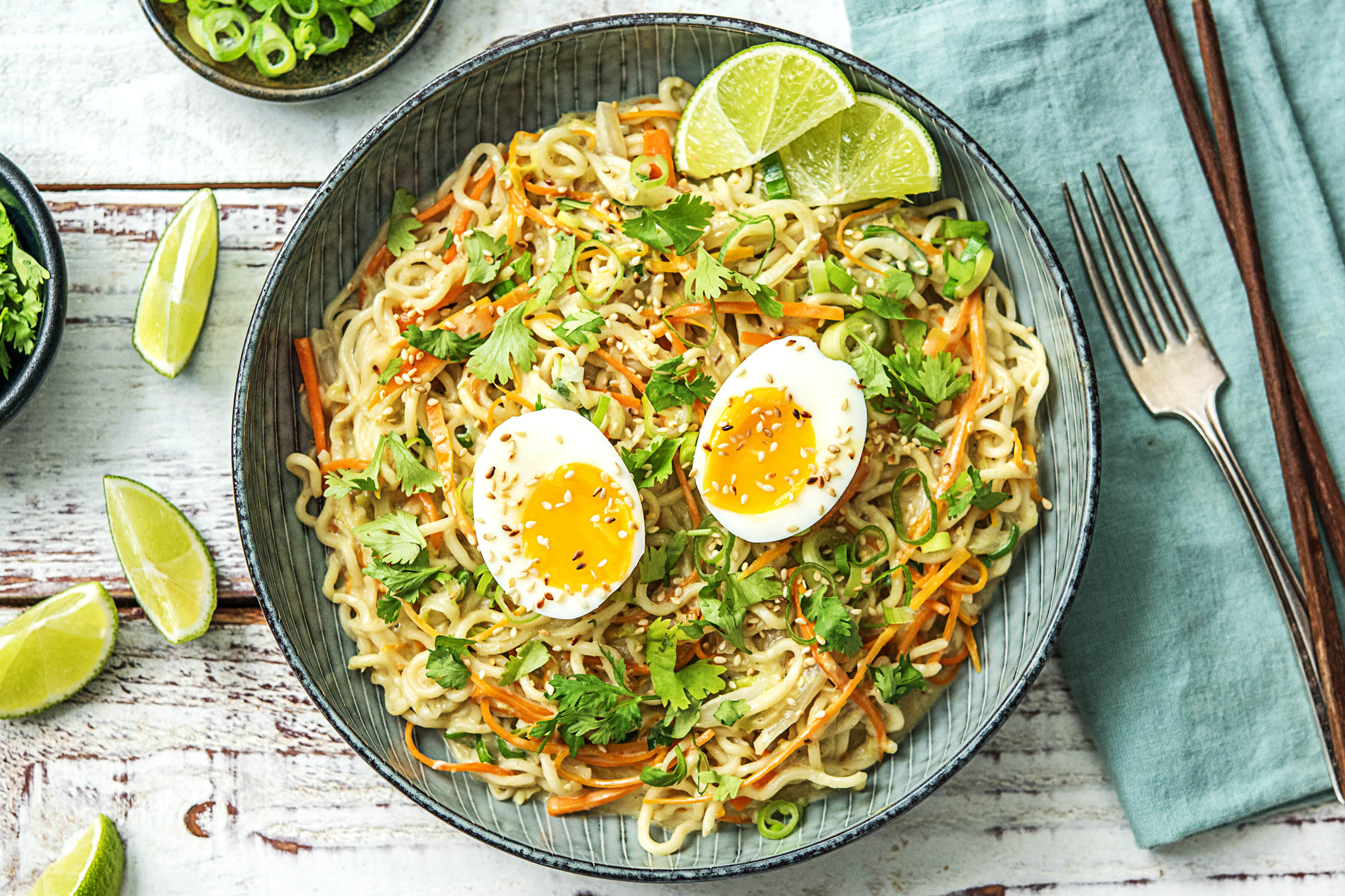 Groene curry met noedels en ei