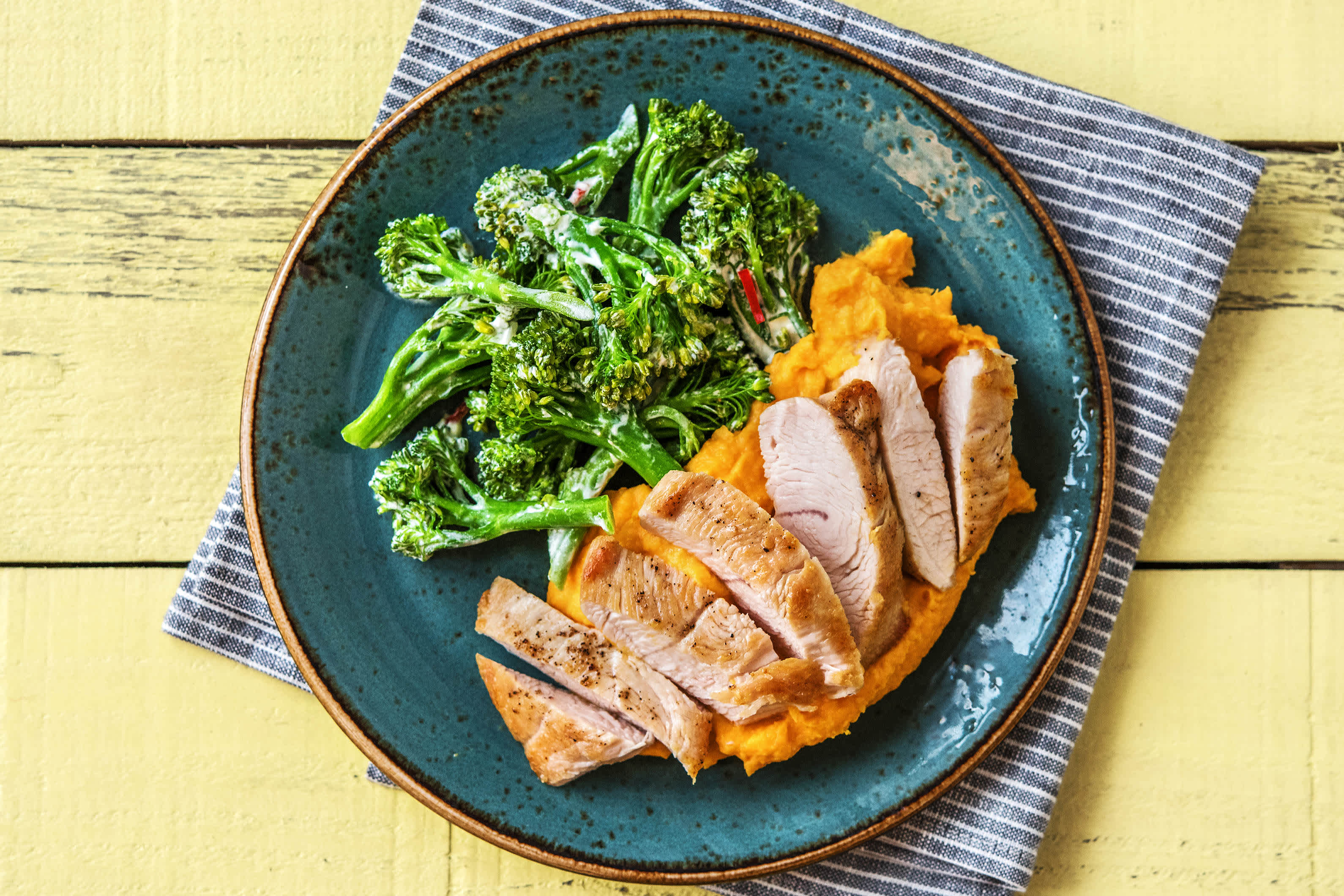Putenbrustfilet mit Brokkolinigemüse