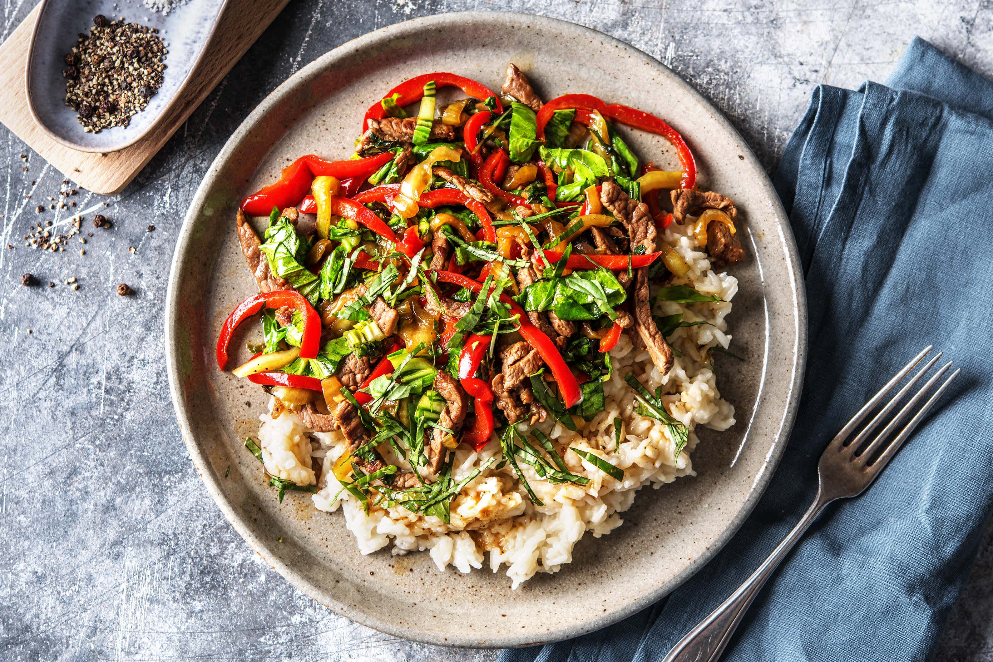 Wokschotel met biefstukreepjes en paksoi
